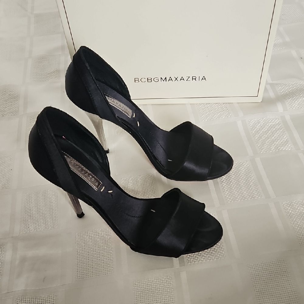 BCBGMAXAZRIA Women's Black Heels - Picture 3 of 16